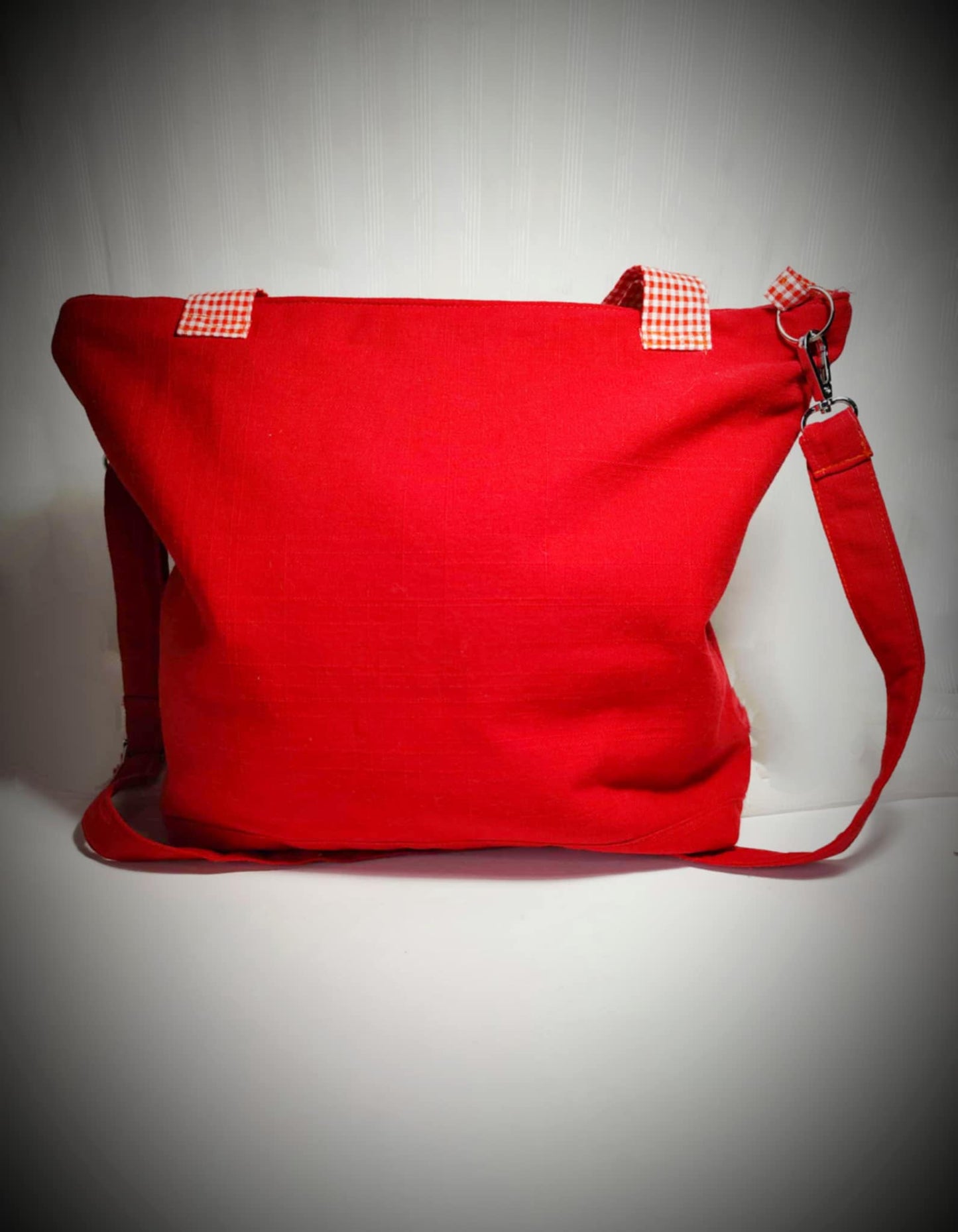 Червена чанта с калинка